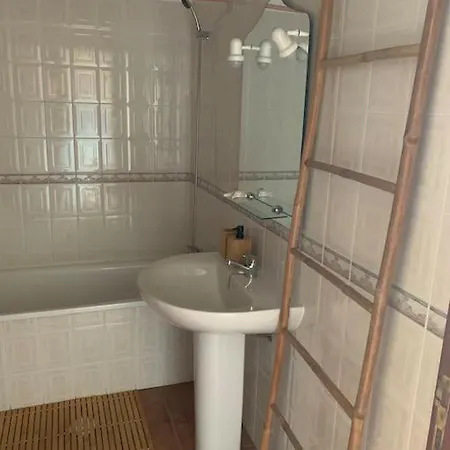 Encantador Com Piscina アパート