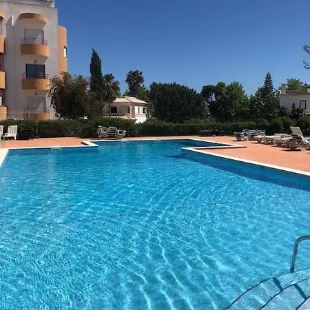 Encantador Com Piscina Alvor